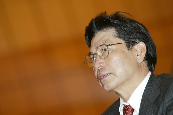 套现11亿元!何享健减持美的集团,一周前股价刚创新高